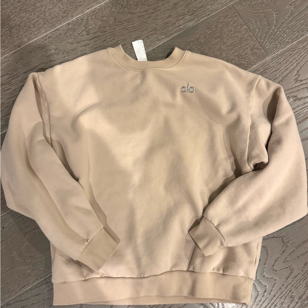 ALO Yoga women’s  Beige Crewneck Sweater
